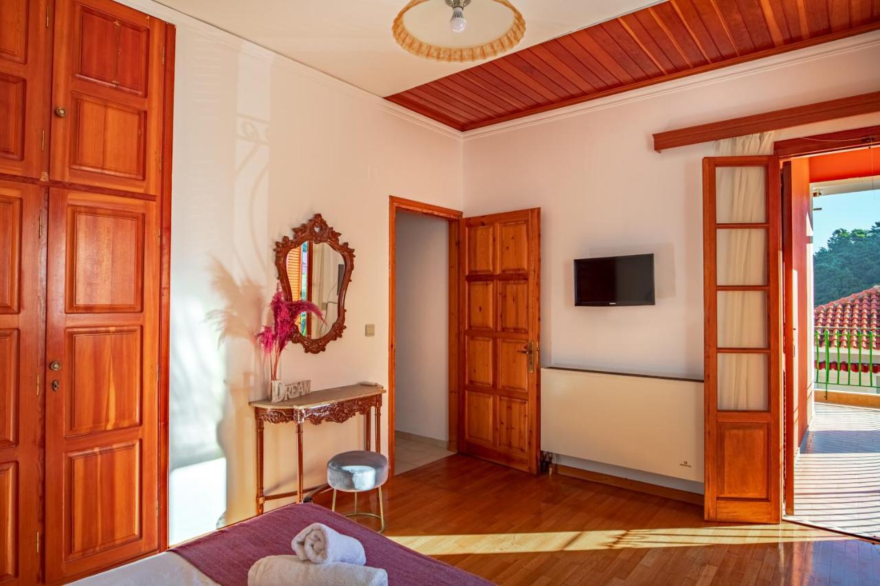 Golden Flower'S Apartment Pórosz Kültér fotó